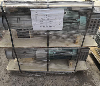 升降機三驅動機構