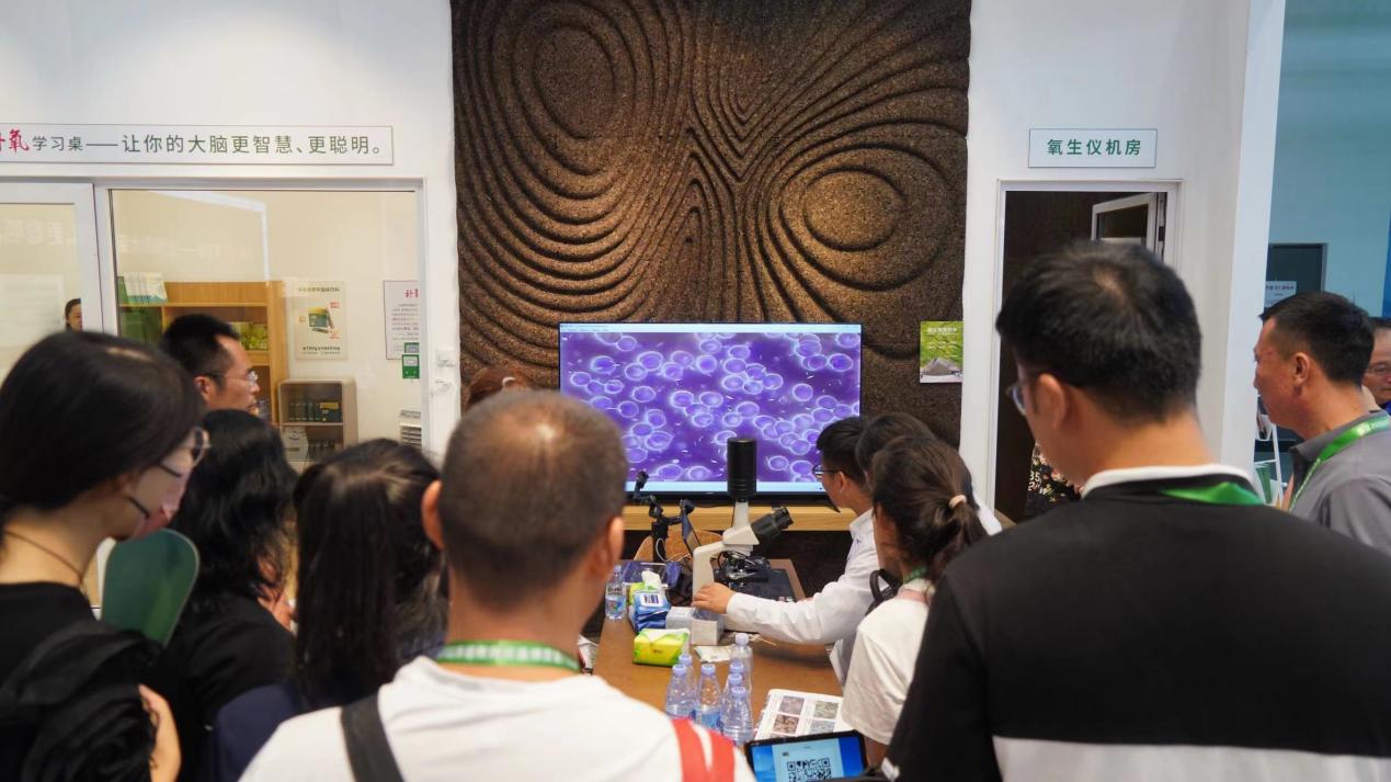 得高補氧學習桌亮相山東教育裝備博覽會，富氧科技助力教育發(fā)展！ image3